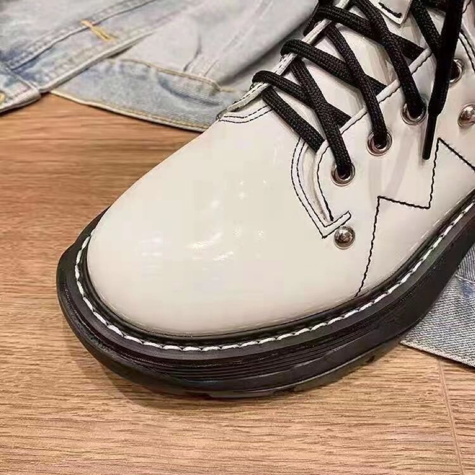 Nya Martin Boots Designer Motorcykelstövlar Korta höga hälskor Tjock Sole Salix Nail Shining Surface Non Slip Round Huvud Gummiläder 34-40