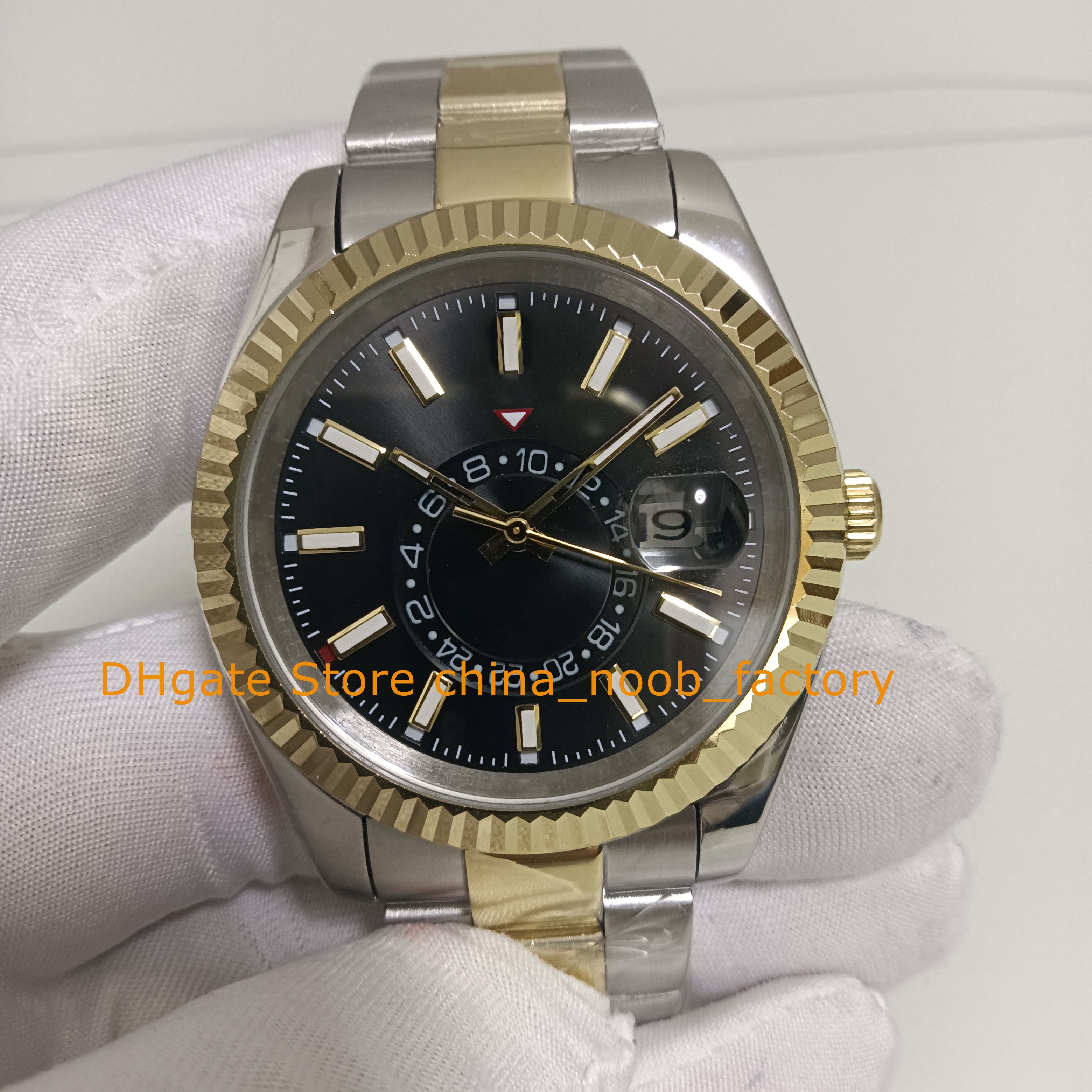 13 style masculin Automatic Watch Mens with Box Bracelet en acier doré bicolore Bracelet noir Bracelet en caoutchouc en cuir 42 mm montres de sport mécaniques