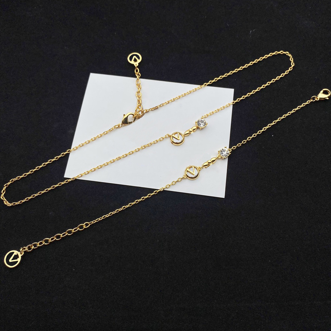 Lyxdesigner armband halsband kvinnors armband utsökt smyckemode lämpligt för jubileumsgåvor mycket vackra go162a