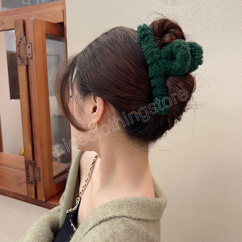 Artiglio capelli di agnello peloso Clip di cattura grande in peluche Morsetti donna Clip coda di cavallo in tinta unita Accessori capelli caldi ed eleganti