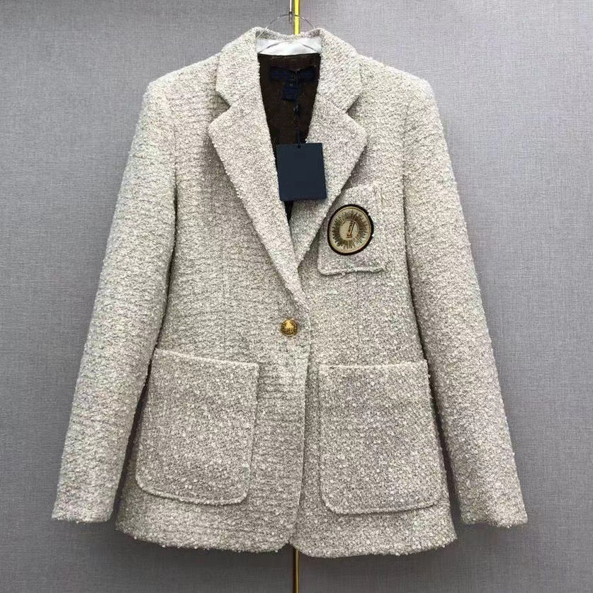 Женщины моды Женщины -дизайнерские дизайнерские одежды Blazer IV Badge Spring New выпущенные топы E141