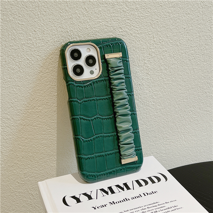 Wristband Bracelet Crocodile Leather Phone Cases for iPhone 14 13 12 11 Pro Max 7 8 SE2 SE3 Slim Alligator Grain Back Cover Shockproof