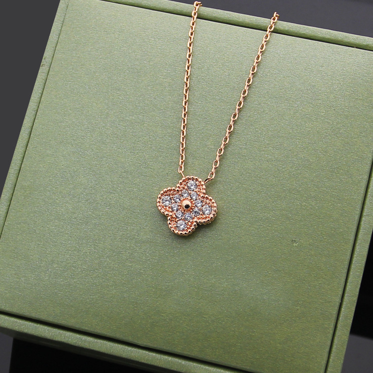 Womens Luxury Designer Buckle Full Diamond Necklace Fashion Single Flower Four-leaf Clover Cleef Pendant Necklaces 18K Gold Necklaces