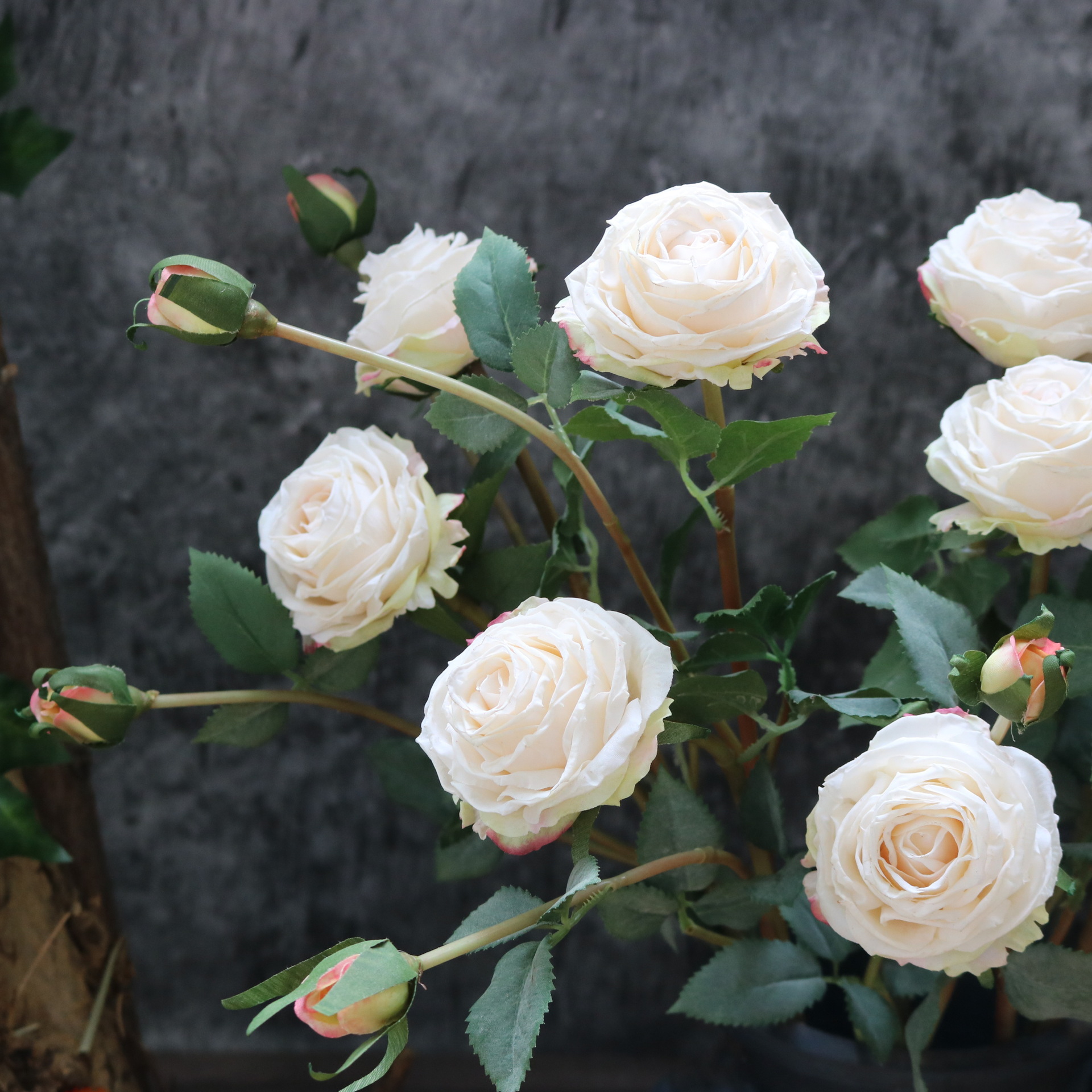 Flores artificiais disparam lados carbonizados Flor de seda Rospa Duas cabeças rosas para decorações de casamento em casa