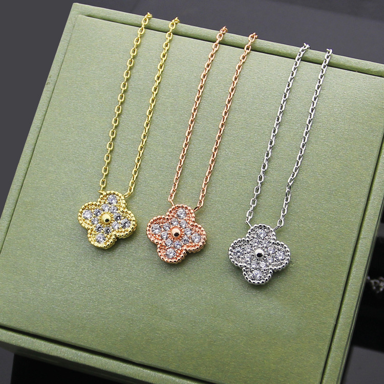 Womens Luxury Designer Buckle Full Diamond Necklace Fashion Single Flower Four-leaf Clover Cleef Pendant Necklaces 18K Gold Necklaces