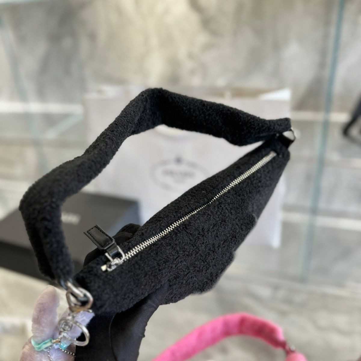 Dames luxe designer Handtas mode casual driehoek onderarm super textured soft fluff schoudertas fabriek directe verkoop