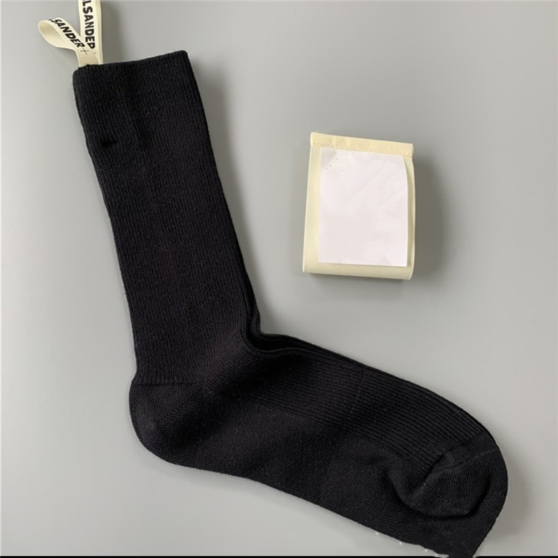 Neue Vier Jahreszeiten Doppel Nadel Trendy Socke Tuch Label Einfache Weibliche Mittleren Rohr Socken Baumwolle Sport Atmungsaktiv