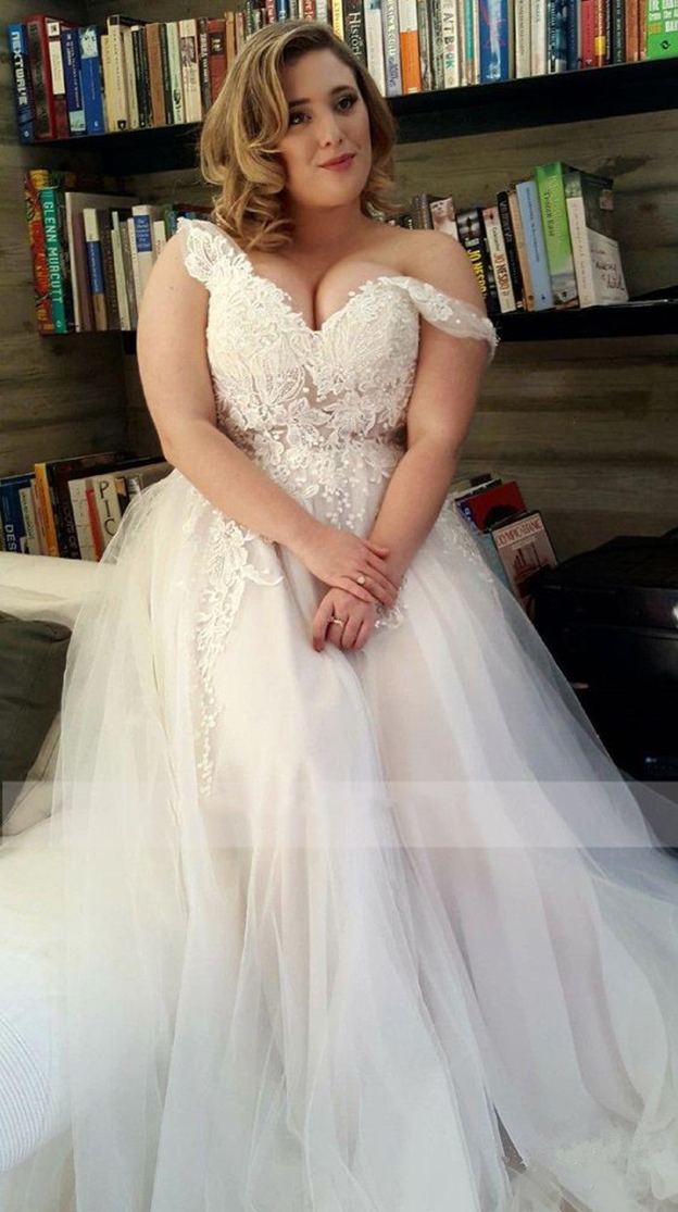 Floral Print V-neck Neckline Plus Size Wedding Dress with Tulle Lace Applique Pearls Beads A-line Sweep Train Bridal Dresses