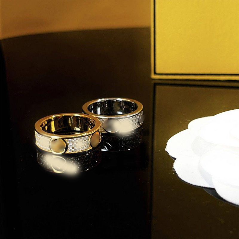 3 Row Full Diamond Love Ring Fashion Women Wedding Rings Quality 316L Titanium Steel JewelryCluster Rings154t