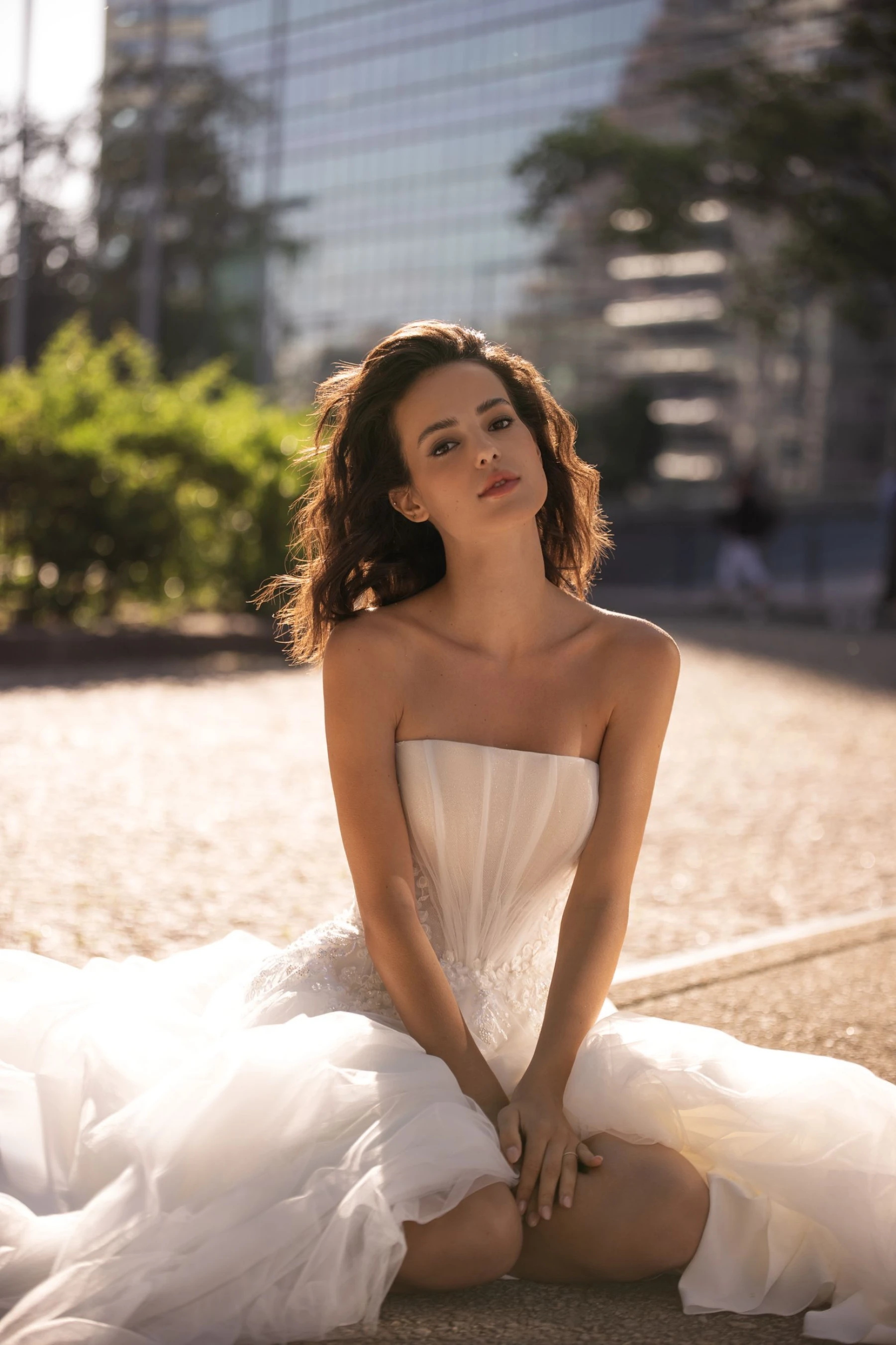 Eleganti abiti da sposa a-line design senza spalline senza maniche papillon rimovibile allacciatura richiedente macchia tulle lunghezza del pavimento su misura taglie forti abiti da sposa