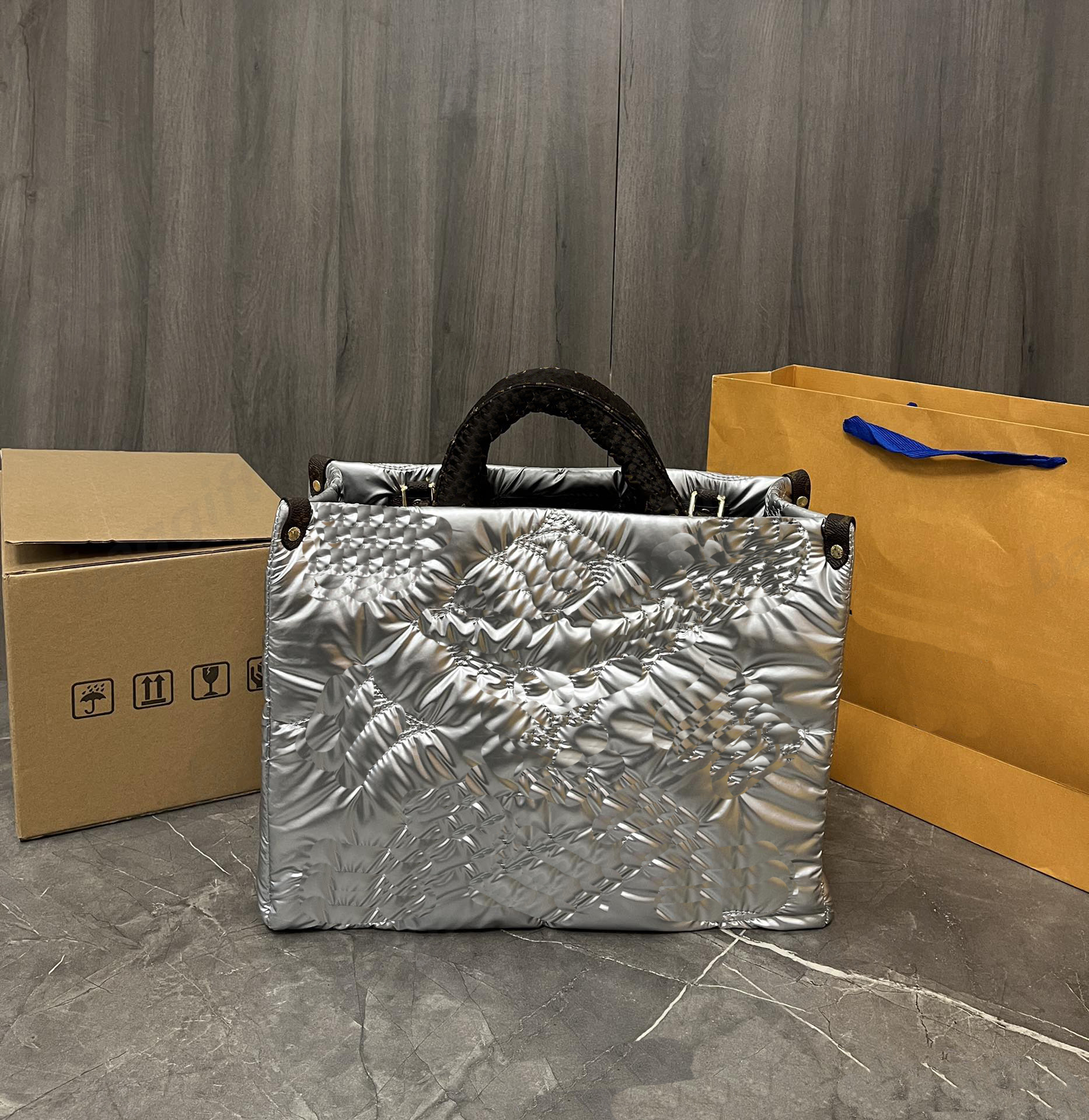 Silver Econyl återvunnen nylonväska Kudde Speedy Bandouliere-väska OnTheGo Tote Mini Maxi Multi Pochette handväska Sömmar Monogram Midjeväska M20973 M20971