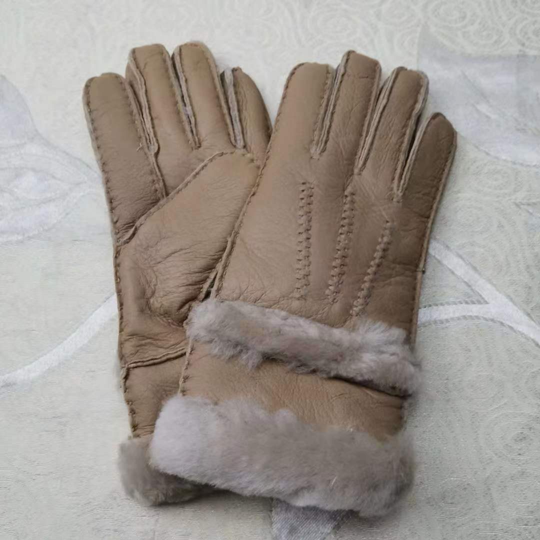 2022 Designer women men leather gloves Sheepskin bright female winter warm fashion Windproof Antifreeze outdoors gift