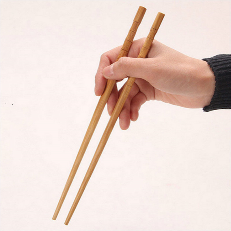 Naturliga kinesiska bambuhoppstickor Återanvändbara restauranger Hemanvänd Non Slip Chinese Japanese Korean Food Chop-Sticks