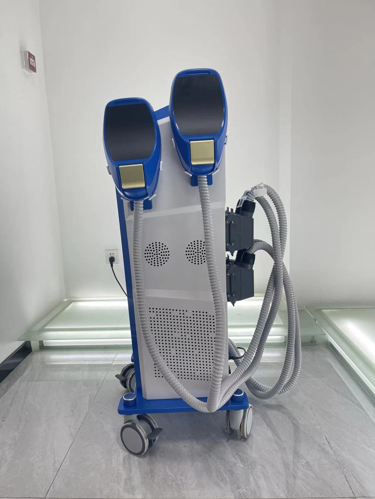 Yeni 4 Kulp EMS Slim Emszero Elektrik Kas Stimülasyon Geliştirme Masajı Popo Kaldırma Makinesi Salon CE