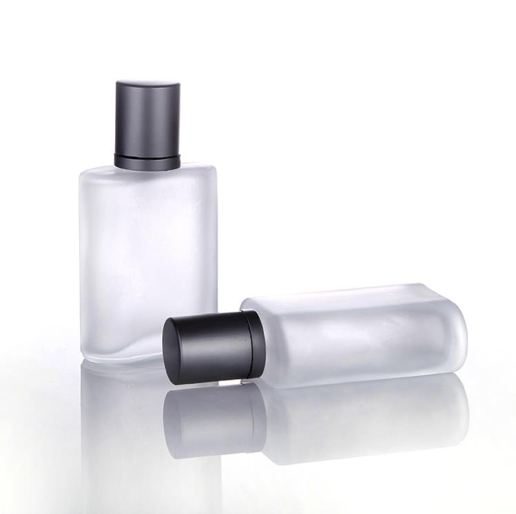 30ml 50mlフロストグラス空の空のボトルスプレー可能なスプレーボトル臭気臭い旅行サイズポータブル再利用香水ボトルSN245