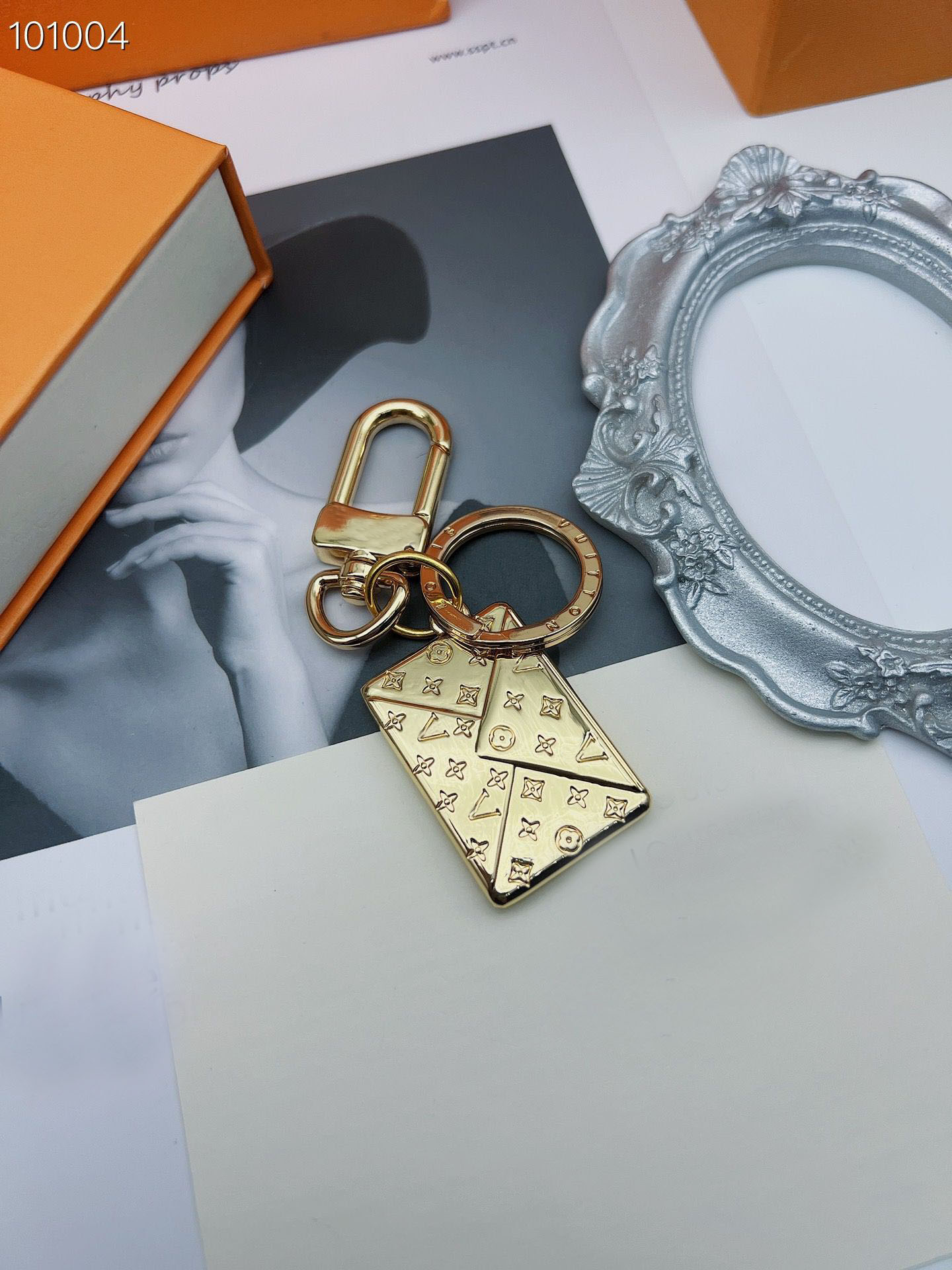 2023 The new fashion luxury gold envelope key ring belt original box