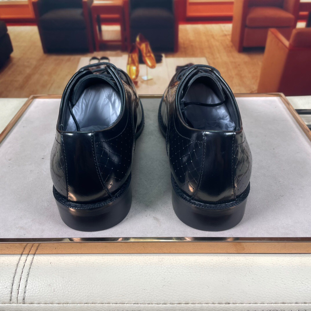 M￤n kl￤nning skor ￤kta l￤derl￤genheter varum￤rkesdesigner aff￤rer casual loafers manliga formella br￶llopsfest oxfords storlek 38-44