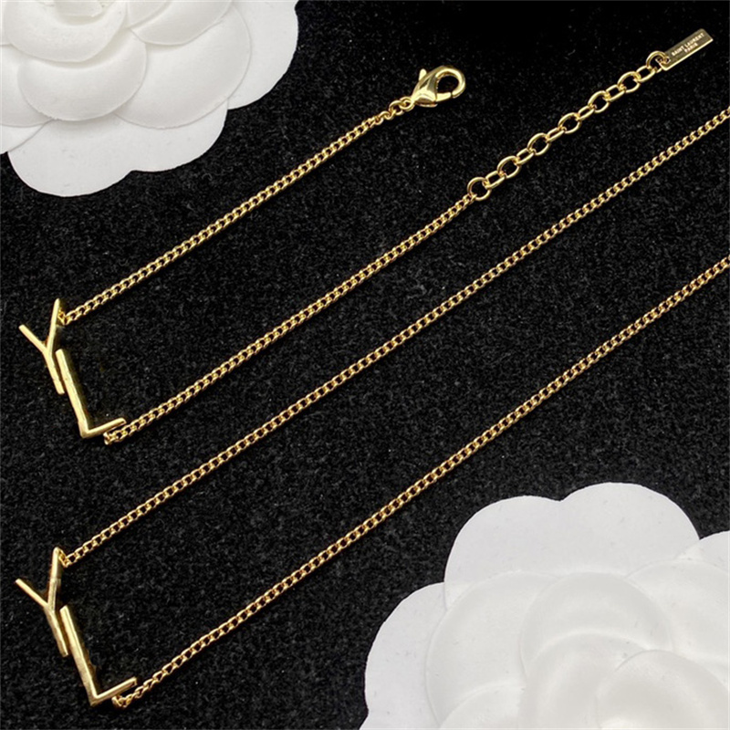 Luxe designer sieraden hanger kettingen trouwfeest armbanden sieraden ketting merk eenvoudige letter vrouwen ornamenten gouden nek256d