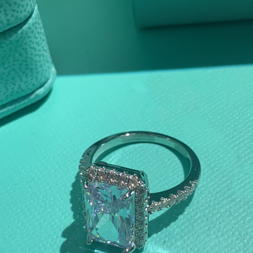 Luxuriöser Designer-Ring für Damen, quadratischer Diamant-Schmuck, modisch, lässig, Valentinstag, Geschenk, Hochzeit, Abendessen, schön