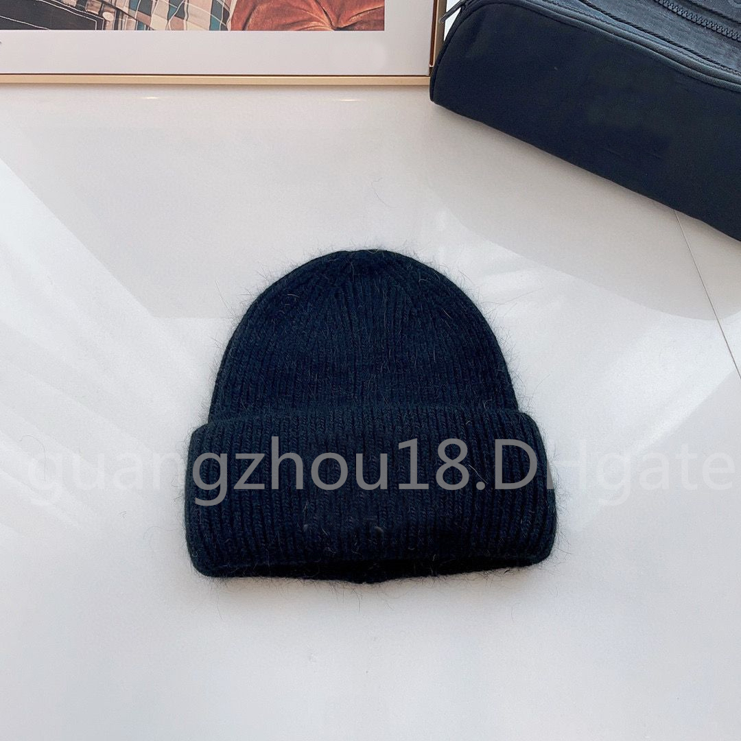 Fashion Designer Knitted Beanies Winter Warm Hats Couple Hat For Man Women 