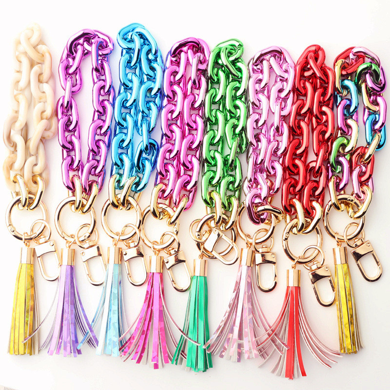 2023 Nouveaux faits saillants Lien acrylique Keychain Chaincink Wristlet Chain Chain Bracelets Bangle Keyring Link avec le cadeau ￠ la mode ￠ glands pour elle