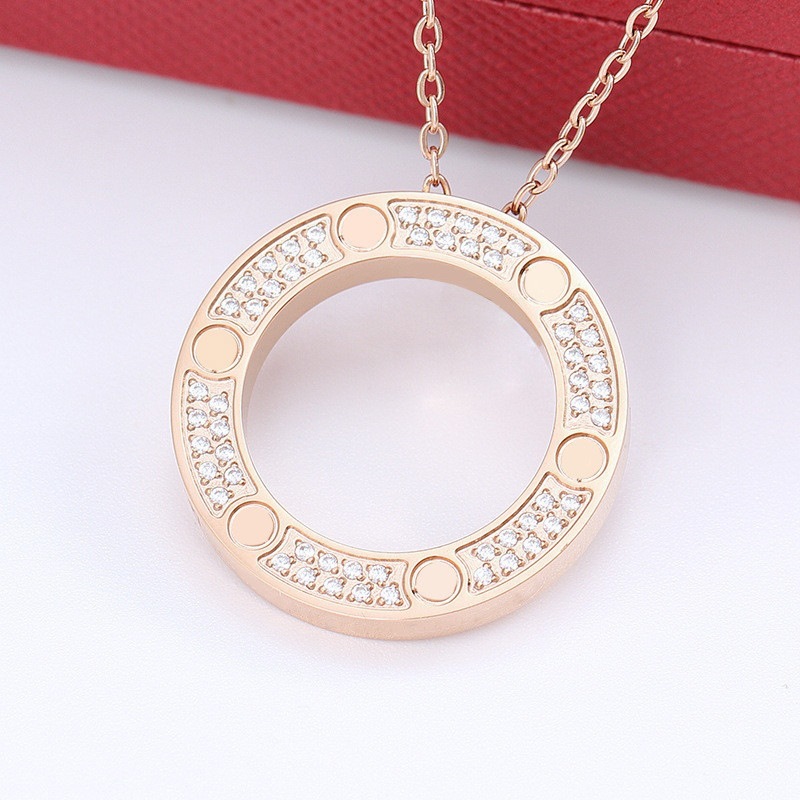 Colliers pendentif pour hommes et femmes de nouveau style design de créateur de mode en acier inoxydable plaqué or 18 carats forme ronde neckla2450