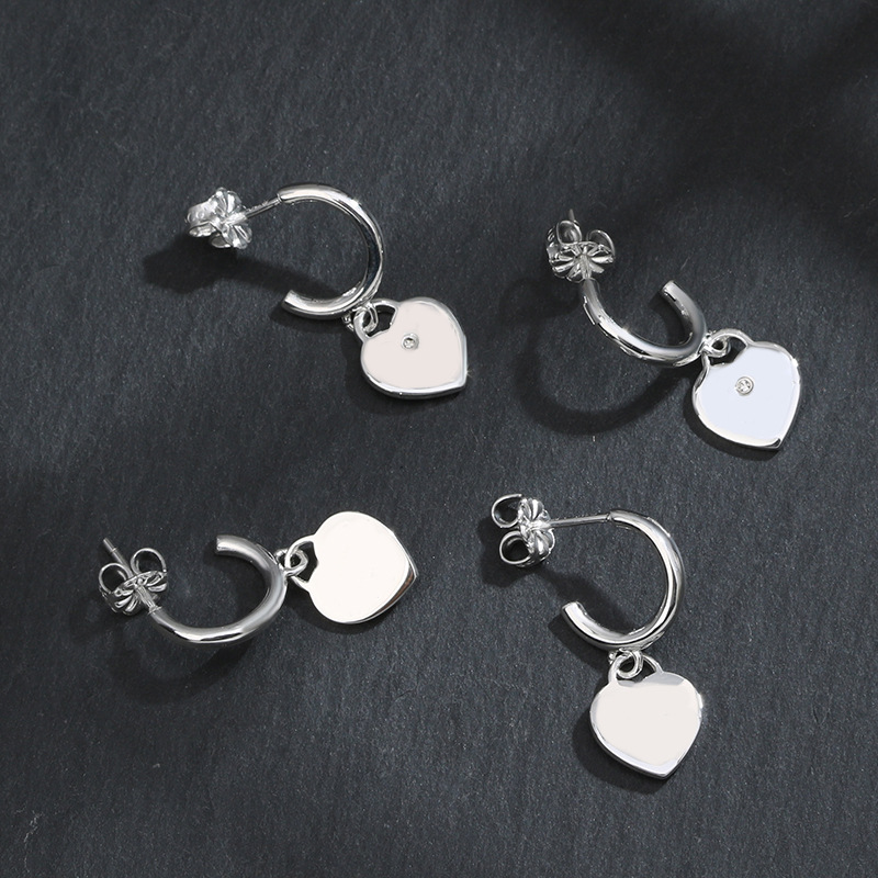 T-Heart Charm Earrings Love Stud Earrings 925 Silver Sterlling Jewelry Desinger女性バレンタインデイパーティーギフトオリジナルラグジュアリーブランド