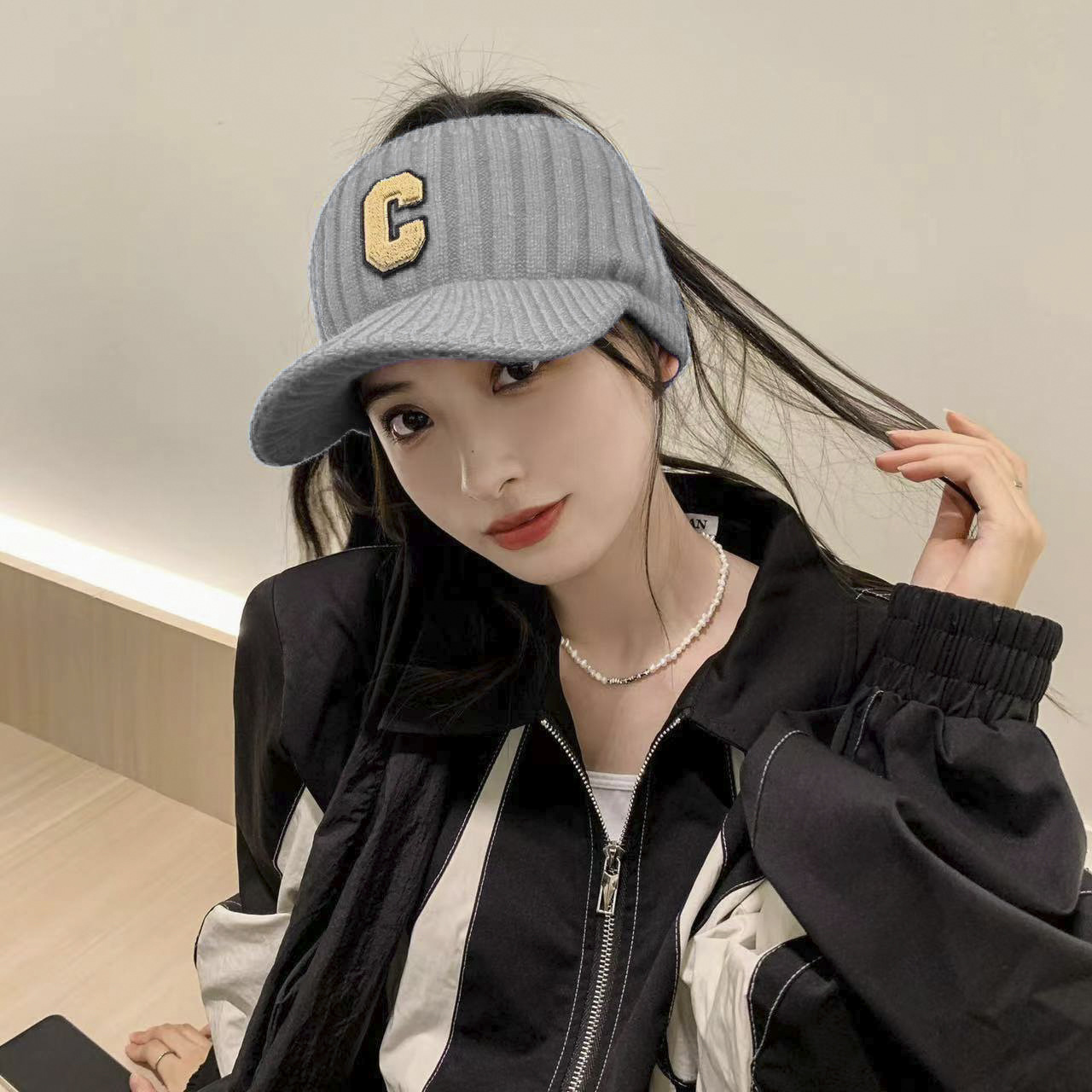 2023 new Ponytail Beanie Hat Top vuoto Soft Stretch Cable Knit Women Sport Visiera parasole Cappelli Ball Caps Stingy Brim Hats /