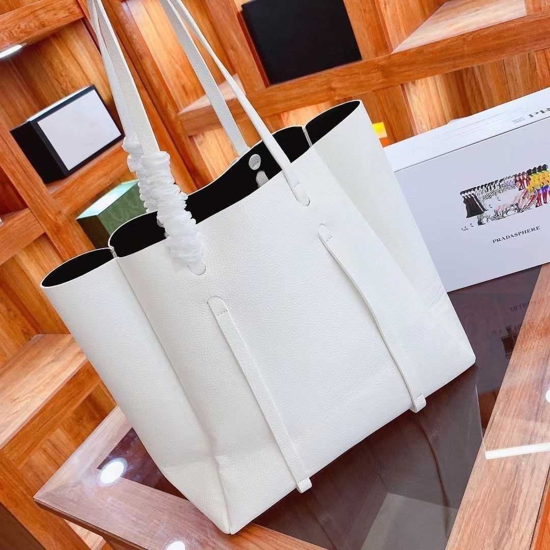 Women's Luxury Designer Handbags 2023 New Fashion All-in-one Messenger Bag Shopping Bag Multifunctional Black and White Tote Bags Factory Direct Sales