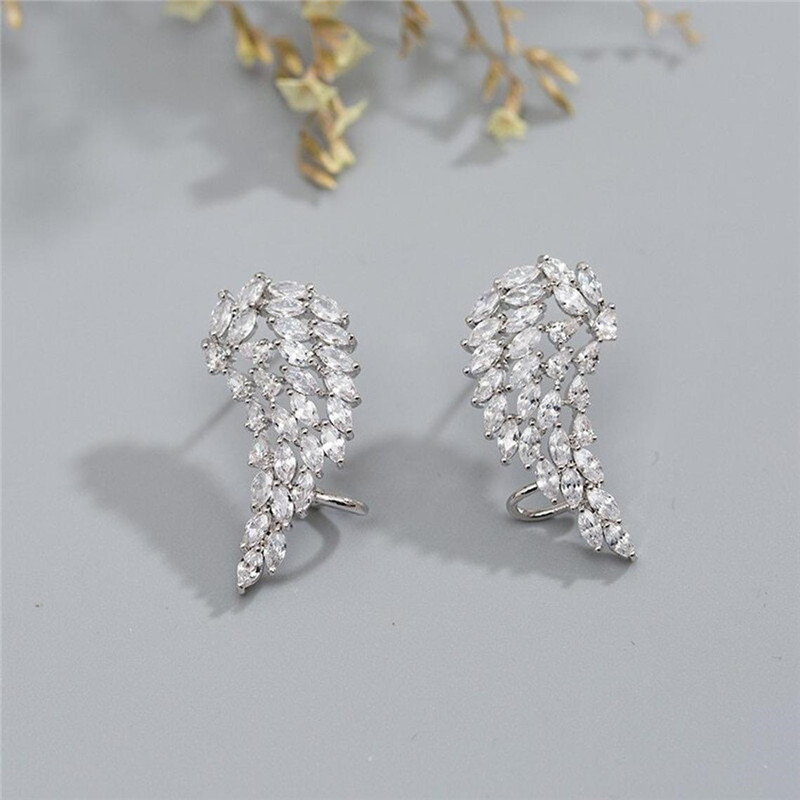 Full Diamond Wing Stud örhängen S925 Sterling Silver Creative Jewelry Elegant Zircon Crystal Sparkling Round Wedding Birthday Presents Bridal Women Girl Alie0241