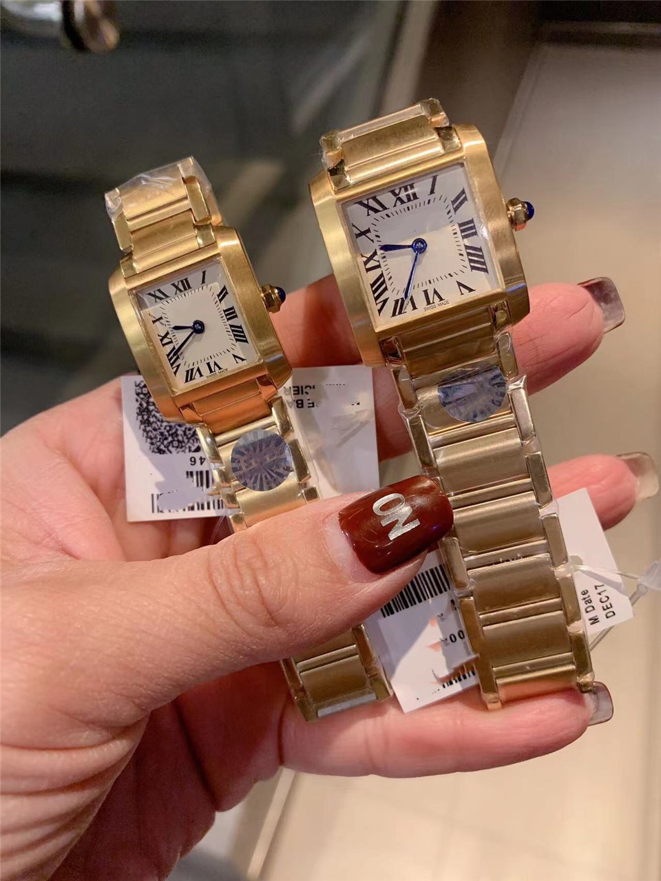 Women Men Square Designer Watch 25 mm 30 mm Lovers Quartz Wristwatch 18k Gold en acier complet Affiche imperméable Gift231X