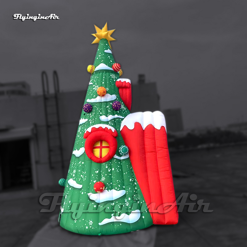 منزل شجرة عيد الميلاد الكبير في الهواء الطلق مع زخارف زخارف خضراء هواء القبة للحديقة وساحة الزخرفة