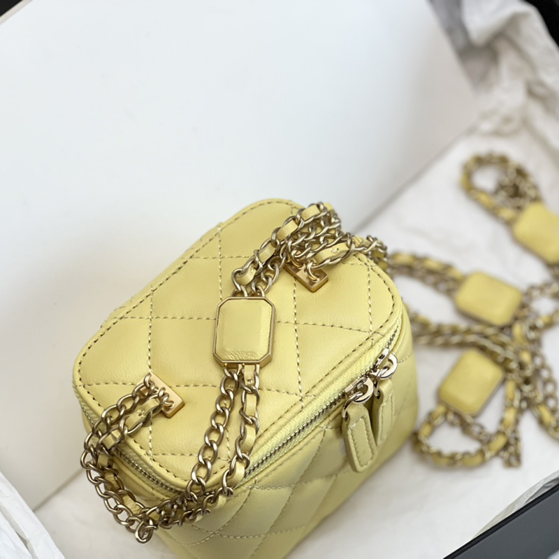 10A Mirror Quality Luxury Designer Vanity Case Women Small Lambskin Cosmetic Bags Mini Lipstic Case With Box C142253J
