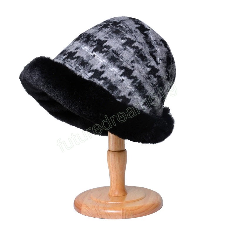 Chapéus de balde de peles de inverno Mulheres quentes espessaram chapéus macios Proteção ao ar livre Proteção de orelha macia tampa anti-fria macia