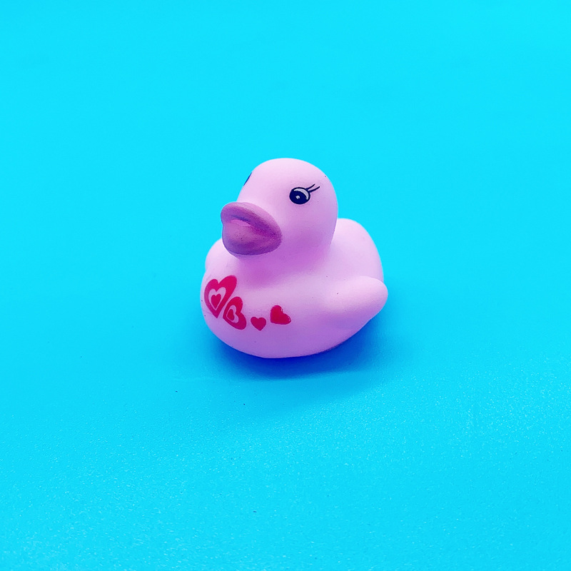 Love Heart Printed Bathing ducks Toy Animals Colorful Soft Float Squeeze Sound Squeaky Bath Toys Classic Rubber Duck Plastic Bathroom Swimming Toy Gifts