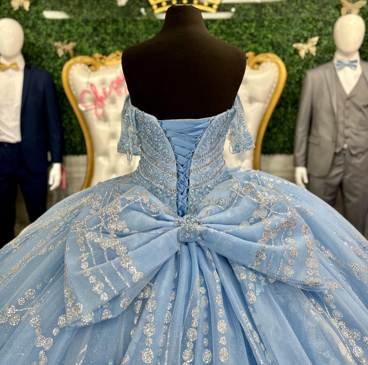 Light Sky-Blue Floral Quinceanera Dresses 2023 Bow Plus Size Ball Gown Masquerade Princess Girl Glitter Long Sweet 16 Prom i 15 år utanför axeln Quince 15 Pärlor