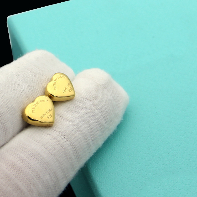 Kadın t harf kalp küpe saplamaları tasarımcı takı erkek kavisli yüzey saplamaları altın gümüş gül altın tam marka düğün chri257j