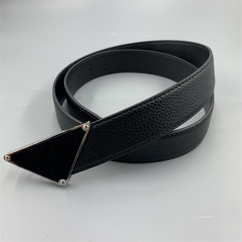 Cinture di design Cintura in pelle di moda Cintura di design di lusso Cintura con fibbia liscia nera Cinture in vera pelle cinture da uomo299I