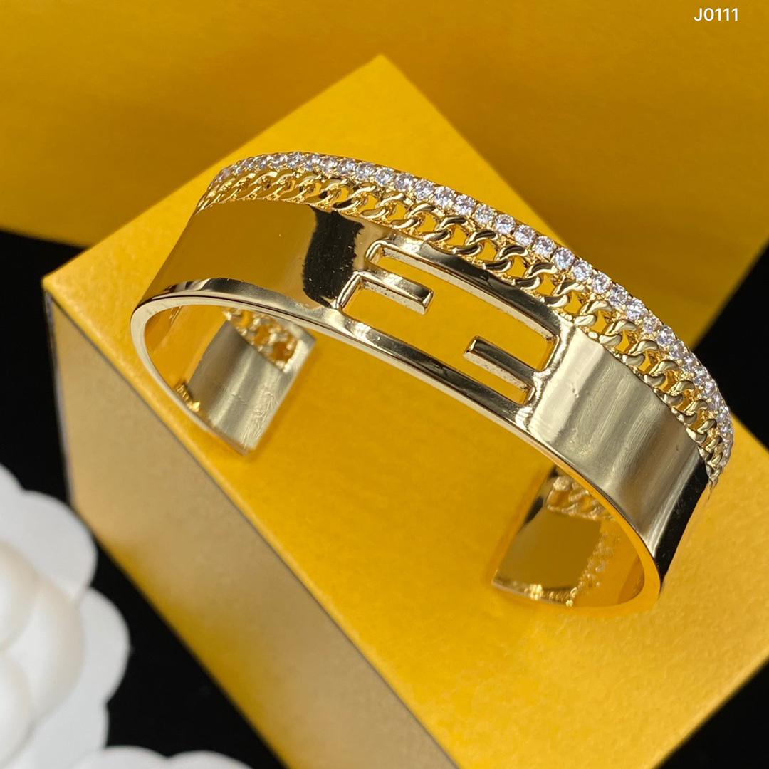 Diamant Wedding Date Gold Armband f￶r kvinnor Fashion Letter Hollow Designer Bangle rostfritt st￥l Guldpl￤terade vattent￤ta armband