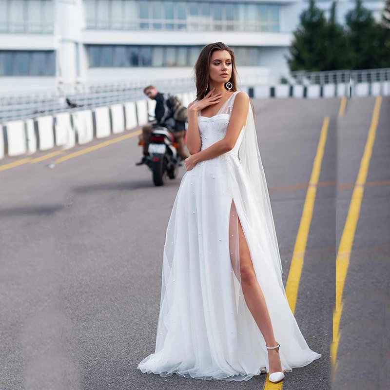 2022 Beach Bridal Wedding Gowns Sleeveless Side Slit V Neckline Pearls Wedding Dresses For Bride Lace Up Back