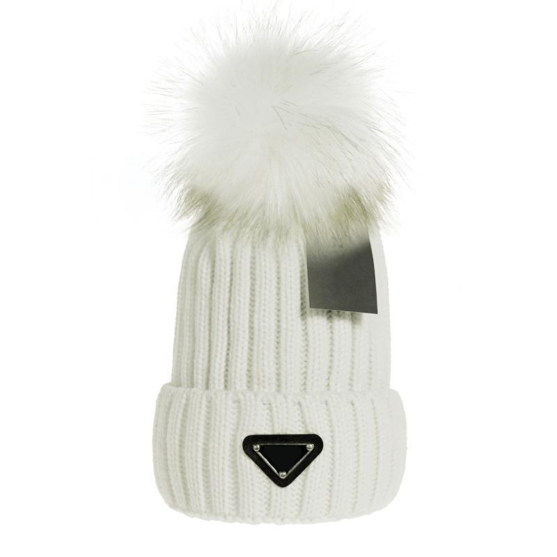 Bonnet chaud d'hiver pour femme, nouvelle mode, grand pompon en fausse fourrure, chapeau à pompon tricoté, casquette de Ski, noir, bleu, blanc, rose, 215c