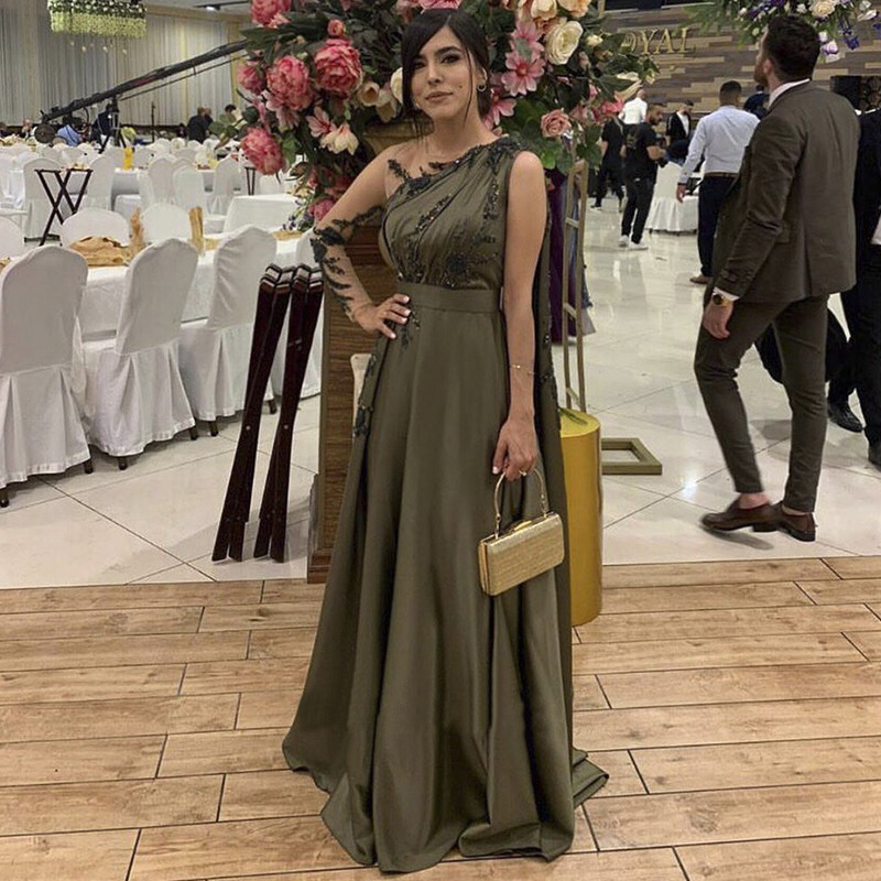 Arabisch olivgrüne muslimische Abendkleid mit Cape Long Sleeves Frauen Prom Partykleider formelle Kleider elegante Plus Größe