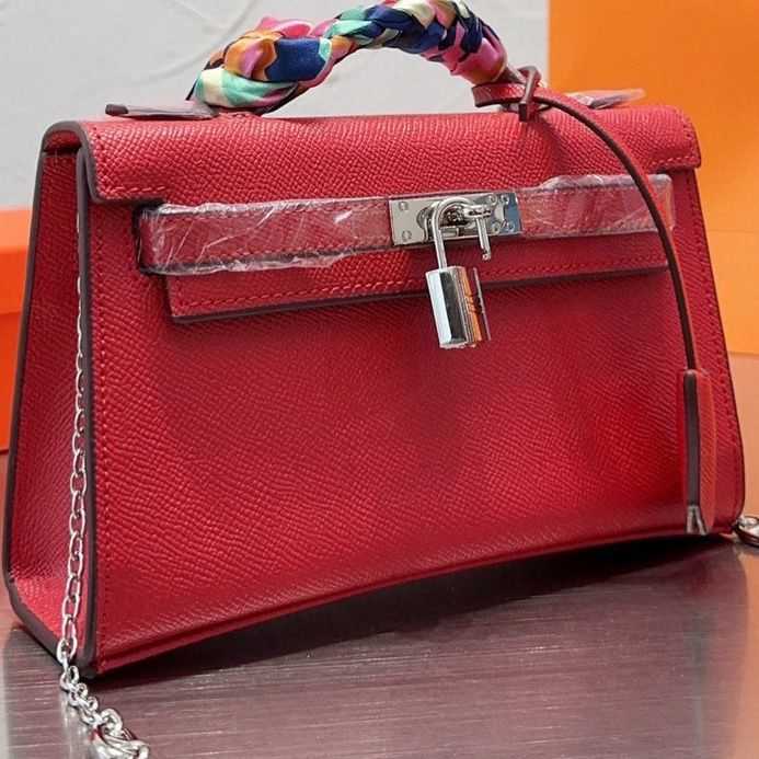 Luxus-Designer-Handtaschen, klassische Damen-Must-Have-Tragetaschen, modische, niedliche Mini-Ketten-Mehrzweck-Umhängetasche, Direktverkauf ab Werk