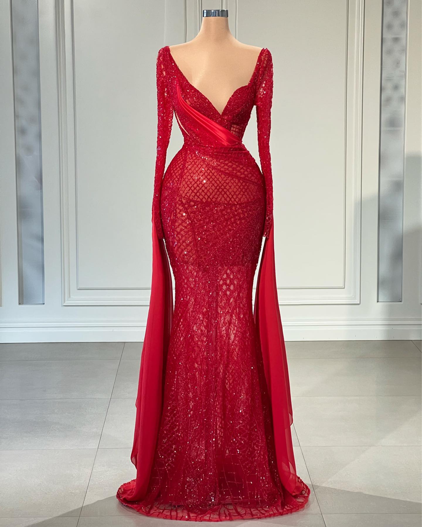 Red New Arrival Evening Dresses Women V Neck Long Sleeves Lace Backless Floor Length Formal Dress Capes Sequins Appliques Prom Dress Formal Gowns Plus Size Tailored