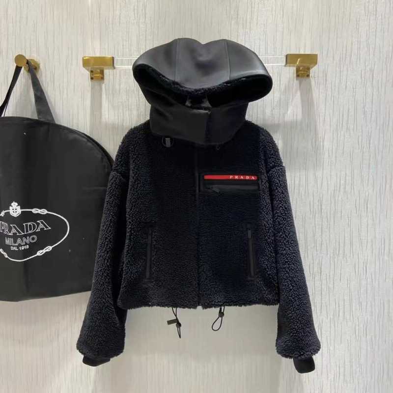 Kvinnorjackor Designer Family P's New Autumn and Winter Plastic BR Fashionable m￥ngsidig huva avtagbar lammull Patchwork WARM COP O3LG