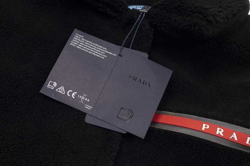 Women's Jackets designer P22 Autumn and Winter New Fashion Classic Red Label Men's Warm Versatile Lamb Fleece Coat 6Q48