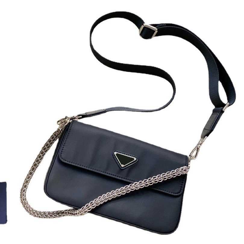 60 % Rabatt auf Luxus-Designertaschen p Family Women 2022 Neue Dreieckskette aus wasserdichtem Oxford-Stoff mit Leder-Wander-Schultertasche