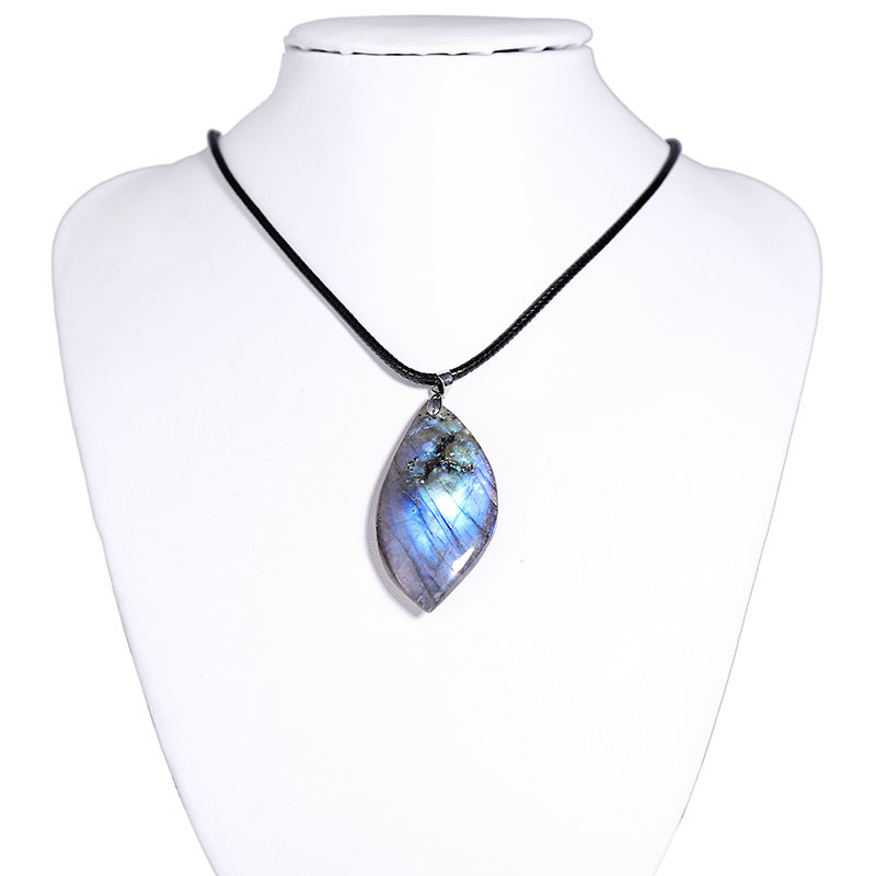 Labradorite naturelle originale pierre pendentif forme de feuille polie pierre d'énergie de guérison augmenter le charme bijoux unisexe