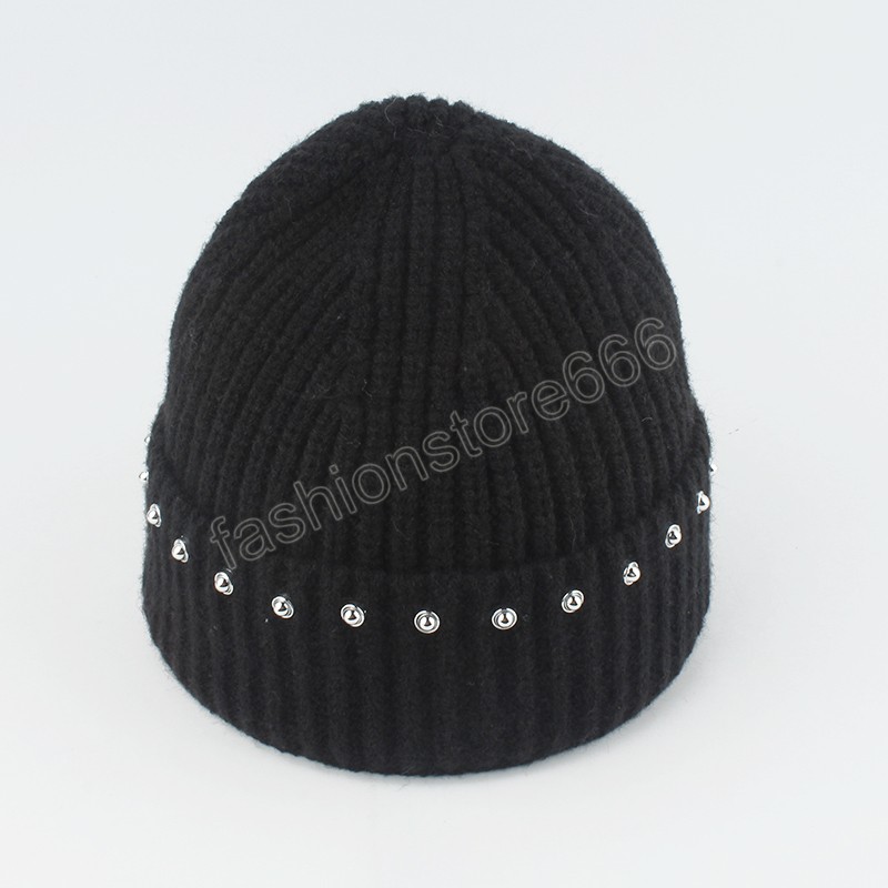 Bonnets Skullies à rivets Harajuku pour hommes et femmes, mode Streetwear Hip Hop, casquettes tricotées douces et chaudes