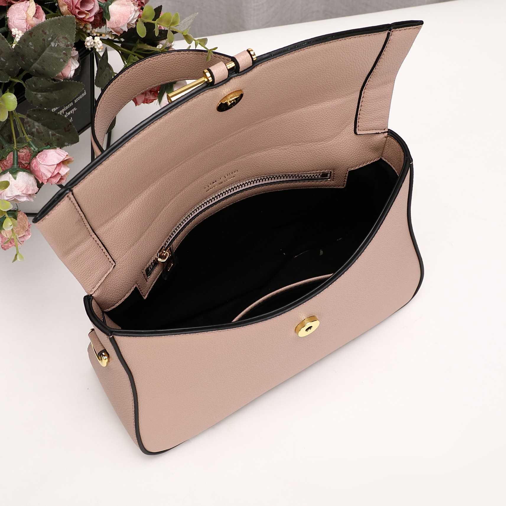 Högkvalitativ lyxdesigner Lady's Bags Welfare High Quality Workplace Mother 2022 Fashion Trend Cowhide Killer Simple Commuter Hand Evening Clutches